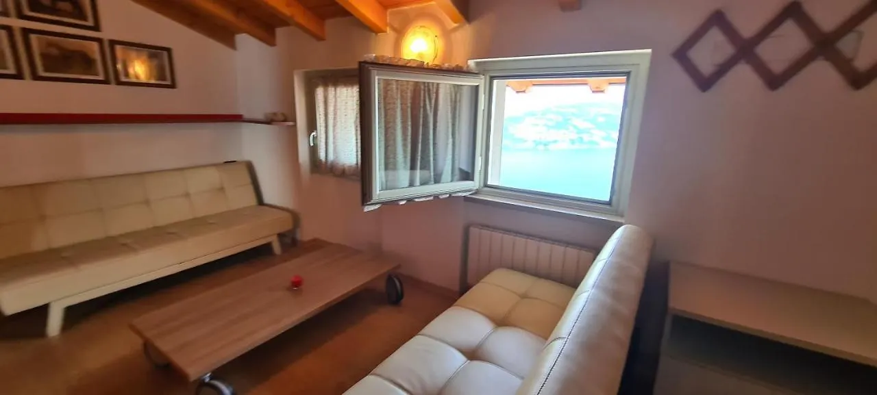 Apartment La Villetta In Residence Con Piscina E Vista Lago Parzanica Italy
