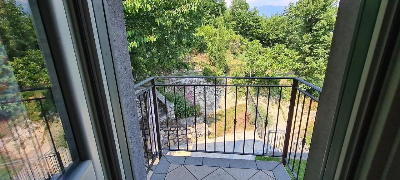 Apartment La Villetta In Residence Con Piscina E Vista Lago Parzanica