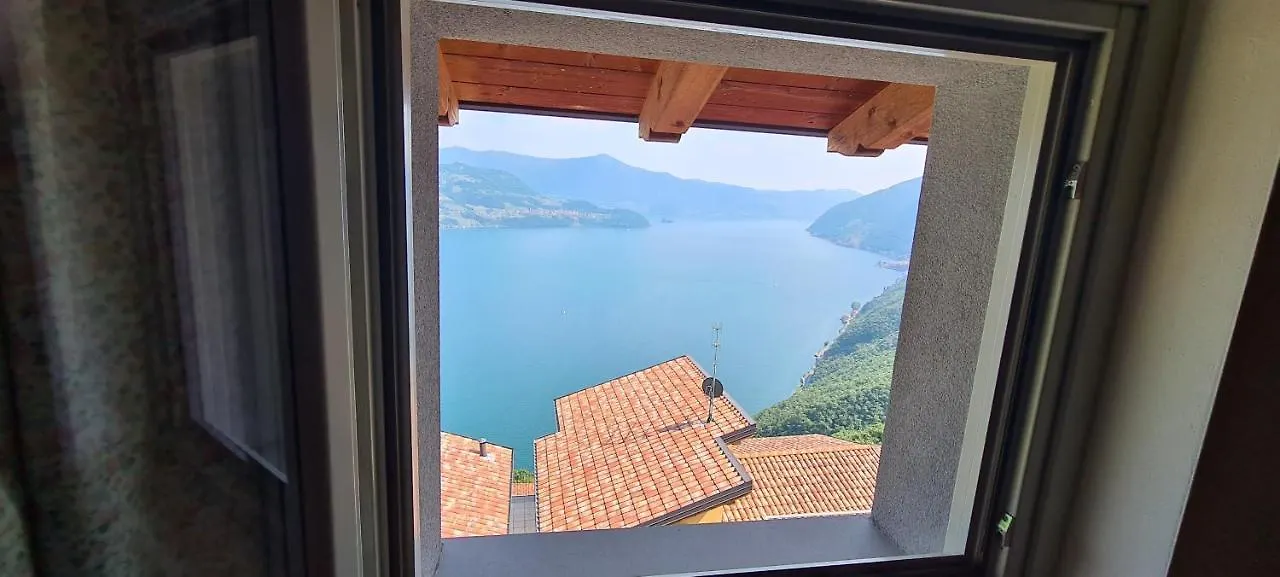 Apartment La Villetta In Residence Con Piscina E Vista Lago Parzanica